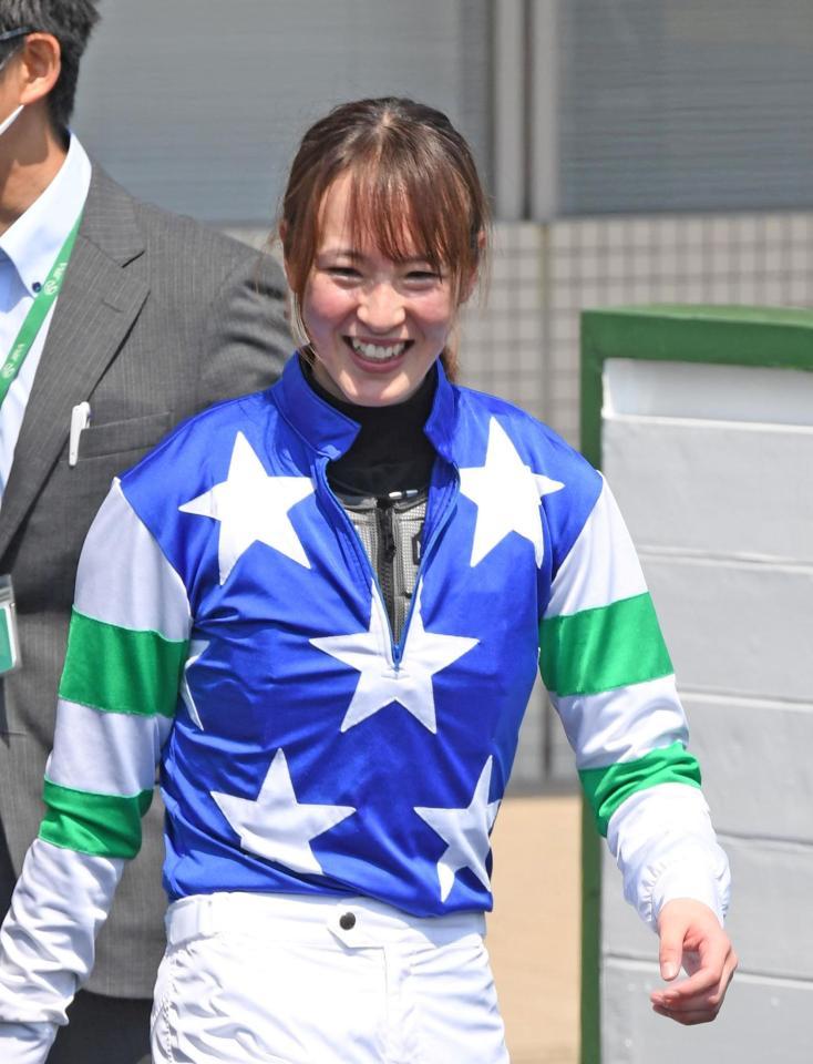 藤田菜七子が女性騎手初のJRA通算100勝を達成! mnewsplus 1587786072 1307 - 藤田菜七子が女性騎手初のJRA通算100勝を達成!