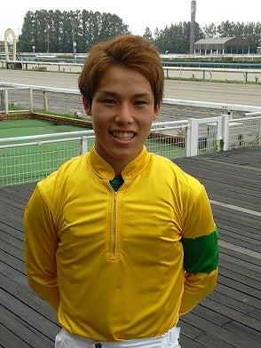 【高知競馬】塚本雄大騎手が死去　25歳　24日のレースでバランスを崩し落馬